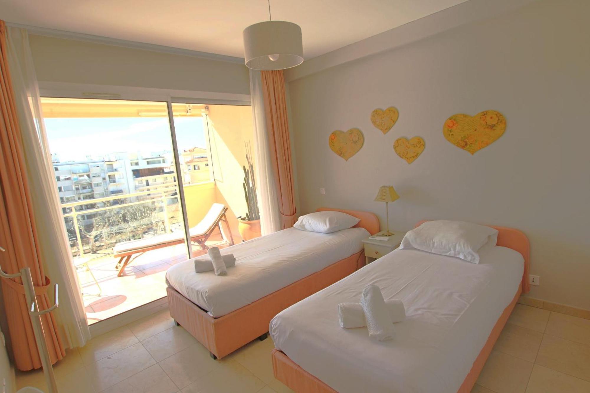 Apartment 2 Bedrooms 2 Bathrooms Clear View In Palm Beach Area Канны Экстерьер фото